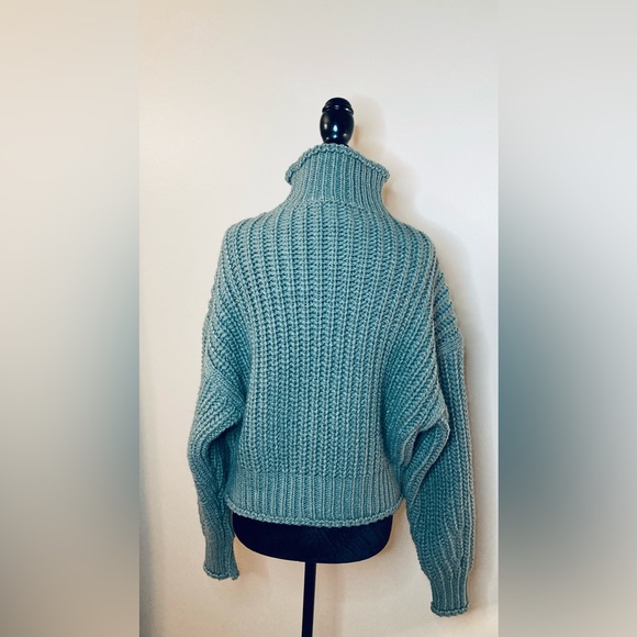 Chunky Sage Green Boxy Sweater Size XS Polyester/Acrylic/Wool H&M Warm Cosy - Picture 3 of 5